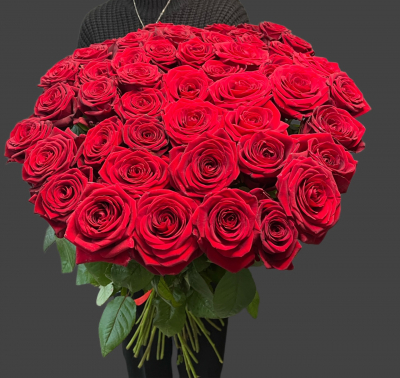 Акция.Букет из 51 Уральской розы высотой 80 см + лента . - Доставка цветов в Екатеринбурге