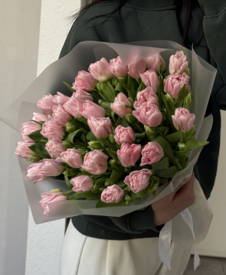 35 нежных пионовидных тюльпанов  - Доставка цветов в Екатеринбурге